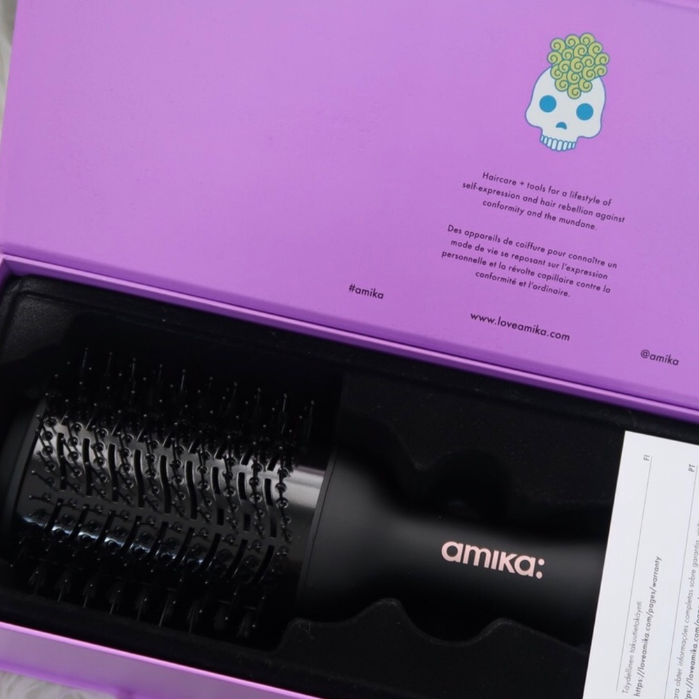 NIB AMIKA hair blow dryer brush 2021 Glamour Award Winner #1 hair tool-NIB